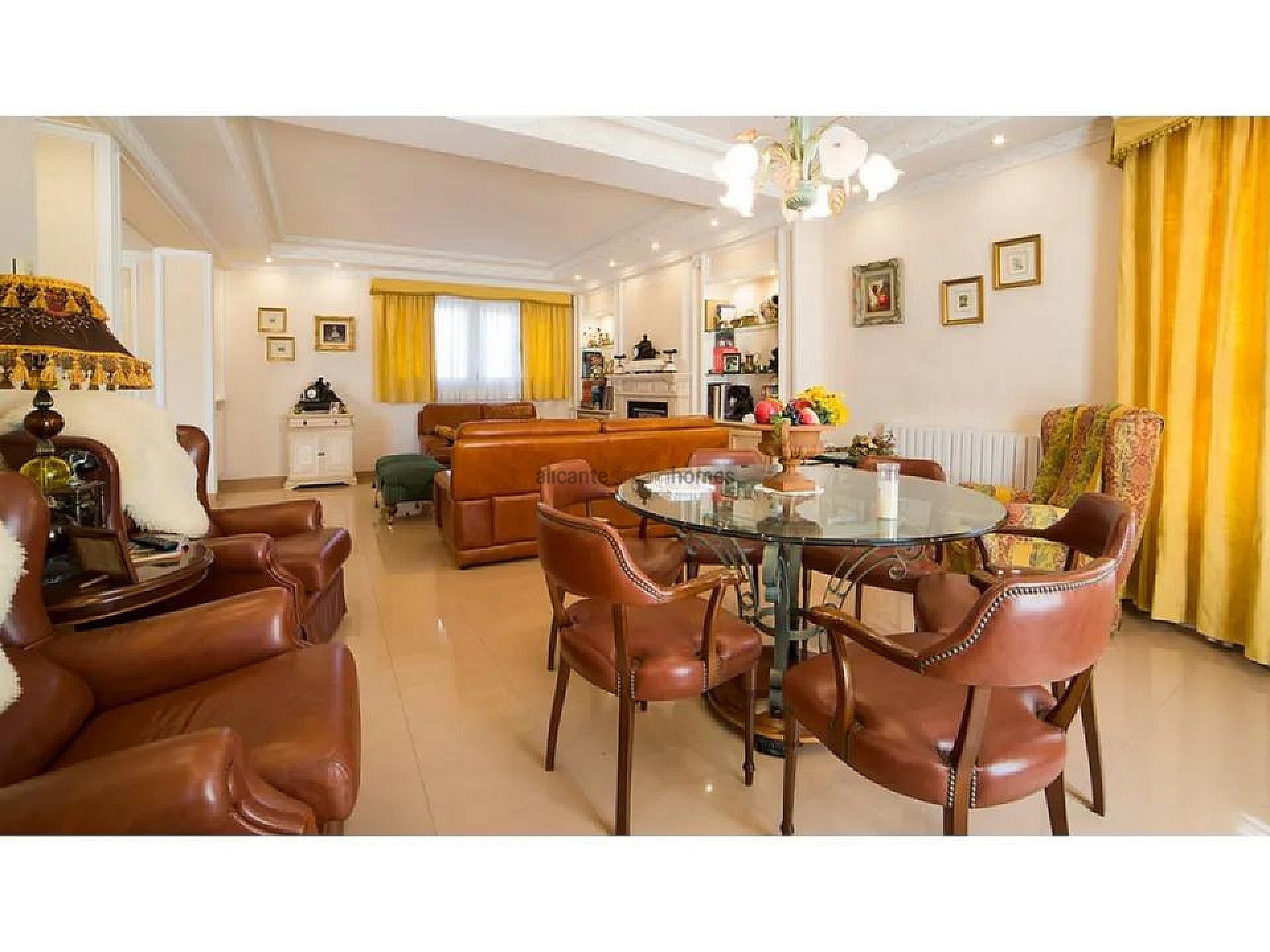 Resale - 6 Bedroom 4 Bathroom Villa in Yecla -  - Murcia