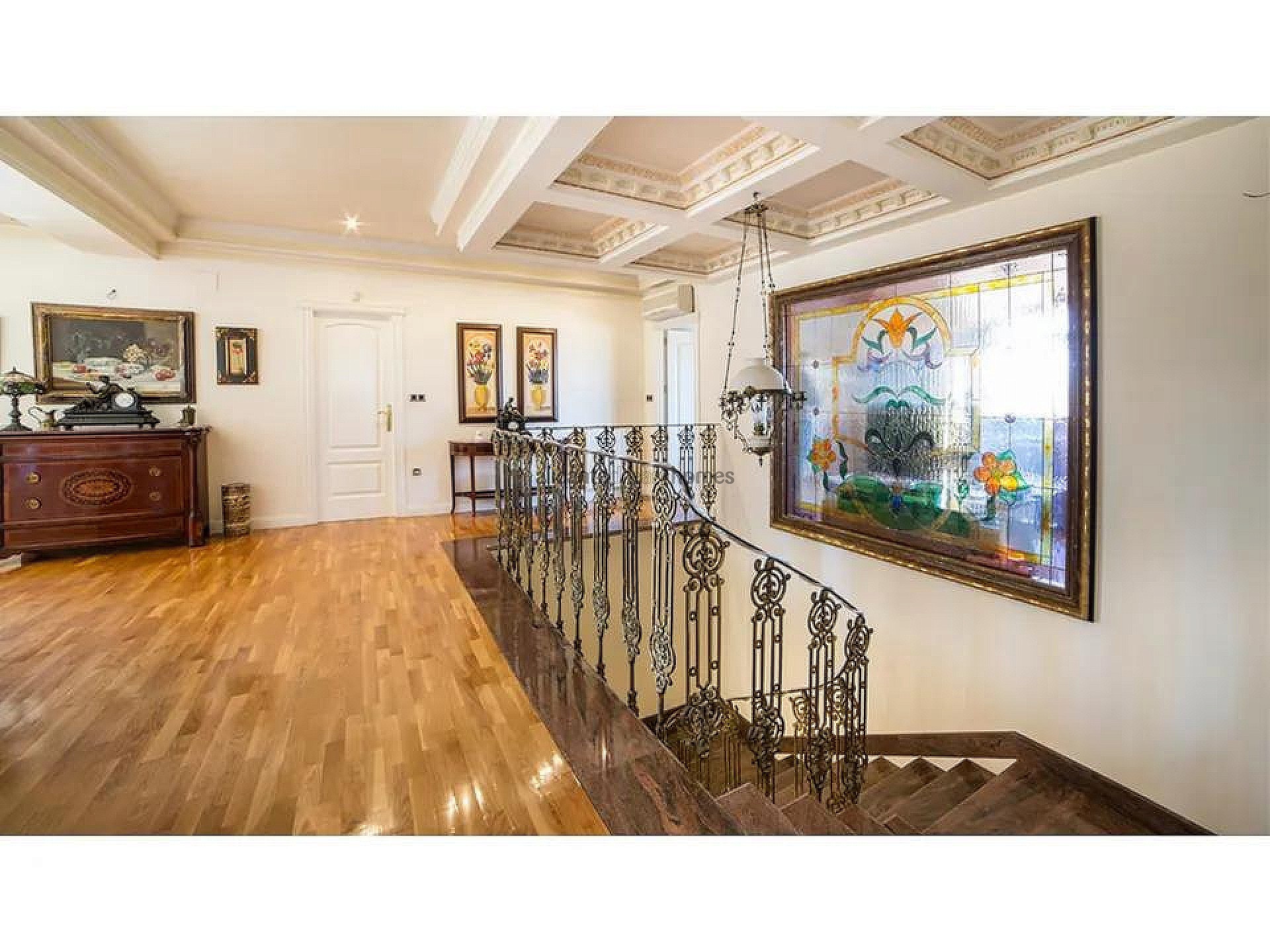 Resale - 6 Bedroom 4 Bathroom Villa in Yecla -  - Murcia