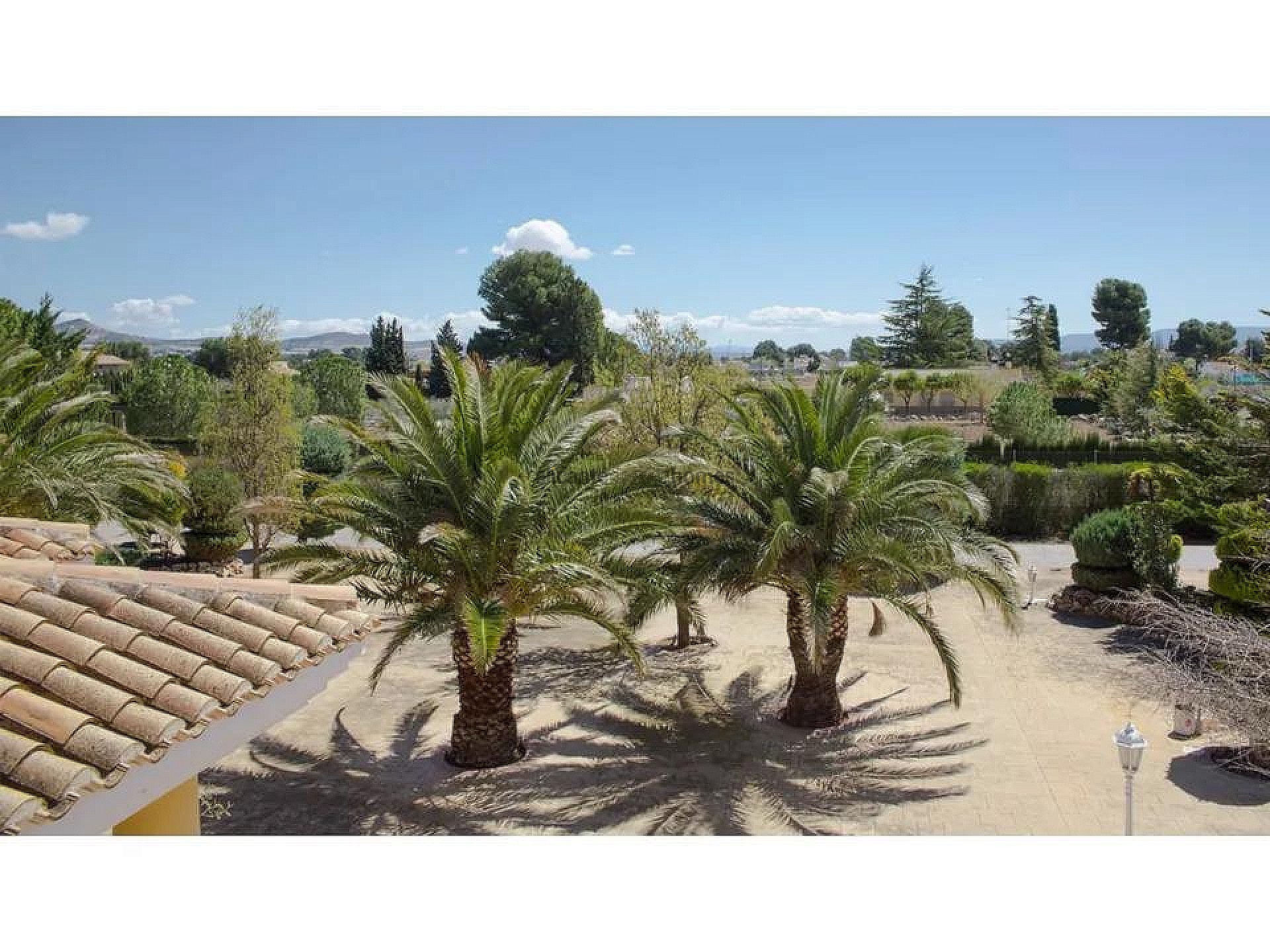 Resale - 6 Bedroom 4 Bathroom Villa in Yecla -  - Murcia