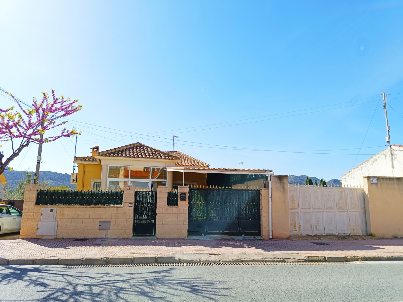 Resale - 3 Bedroom 2 Bathroom Villa in Hondón de los Frailes -  - Alicante