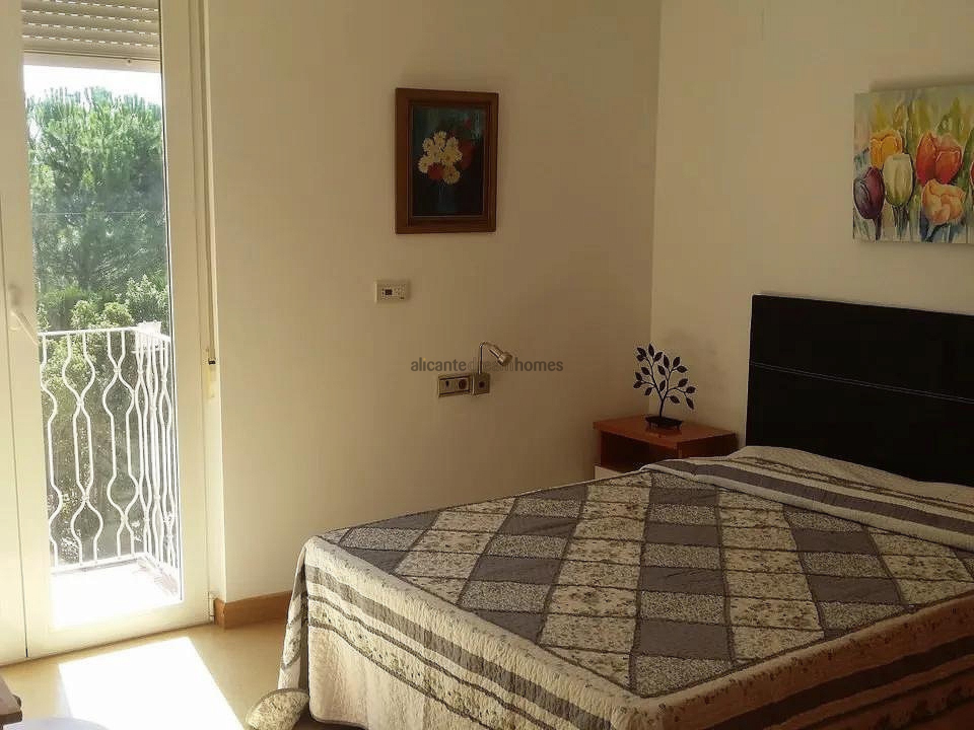 Resale - 6 Bedroom 3 Bathroom Country house in Yecla -  - Murcia