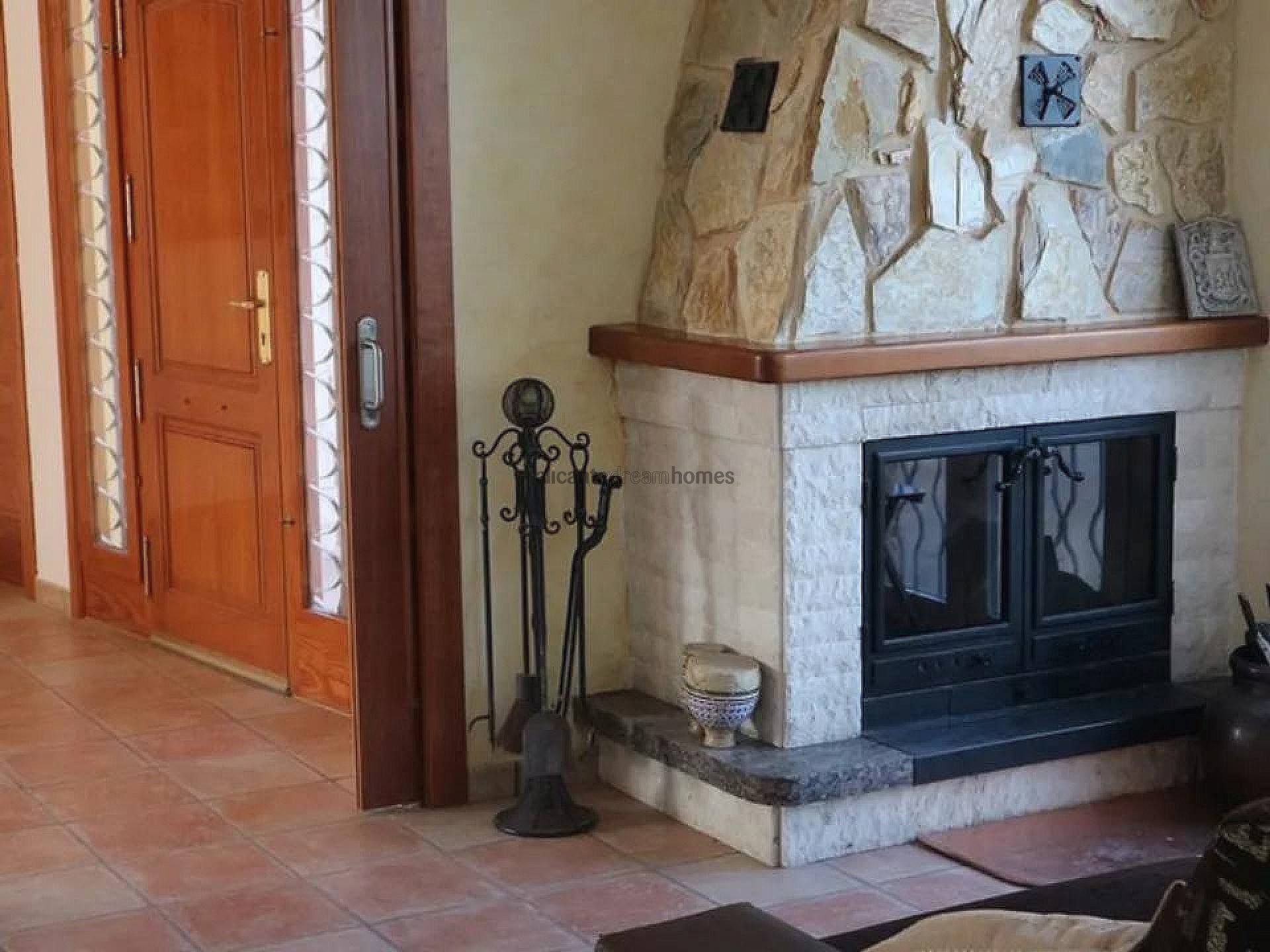 Resale - 6 Bedroom 3 Bathroom Country house in Yecla -  - Murcia