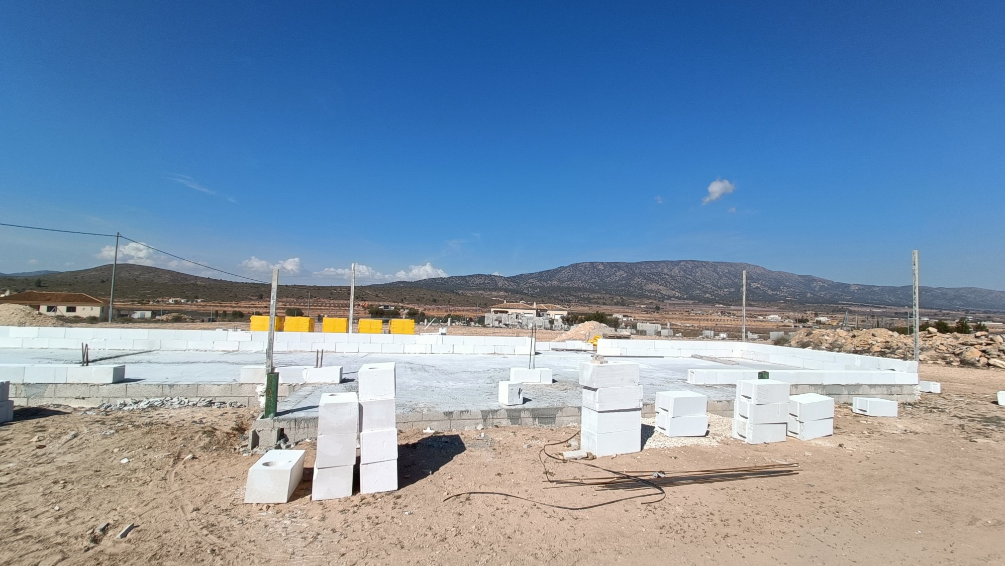 Resale - 3 Bedroom 2 Bathroom Villa in Pinoso -  - Alicante