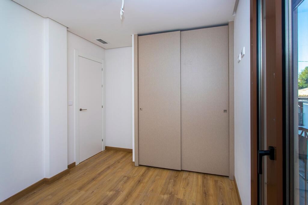 Resale - 3 Bedroom 2 Bathroom Apartment in Hondón de las Nieves -  - Alicante