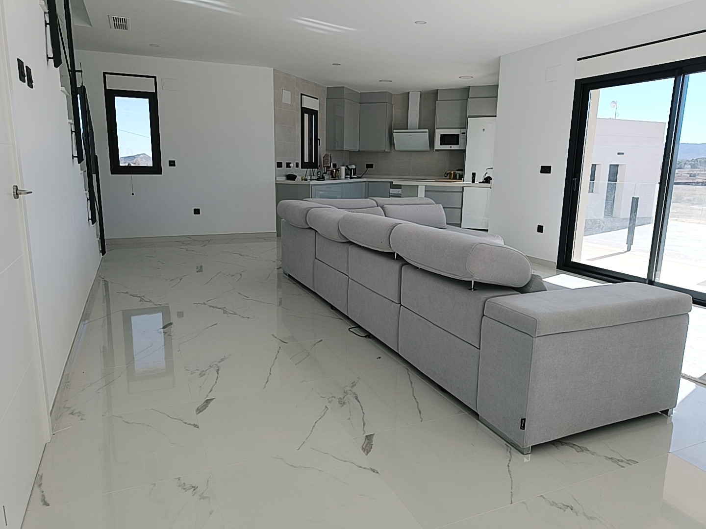 Resale - 6 Bedroom 4 Bathroom Villa in Pinoso -  - Alicante