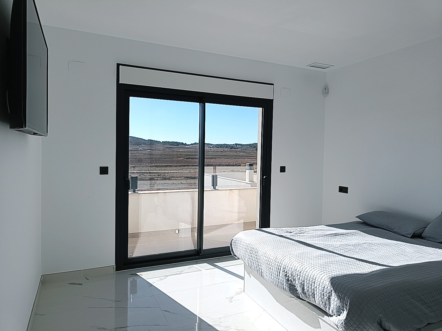 Resale - 6 Bedroom 4 Bathroom Villa in Pinoso -  - Alicante