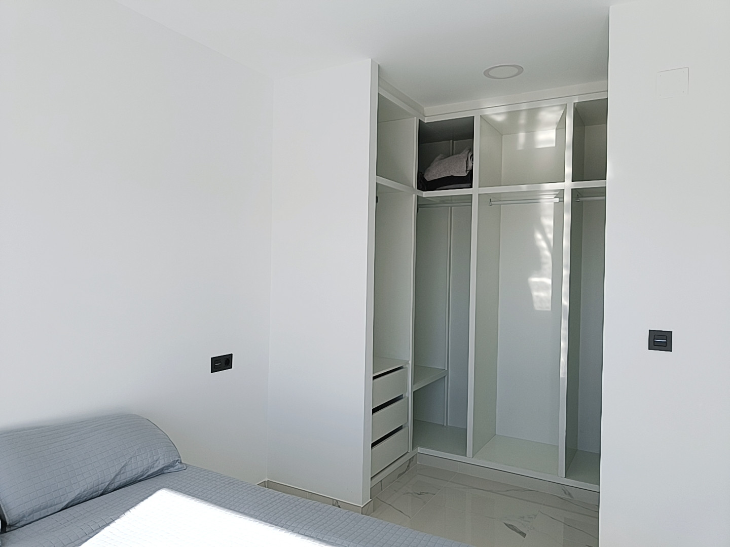 Resale - 6 Bedroom 4 Bathroom Villa in Pinoso -  - Alicante