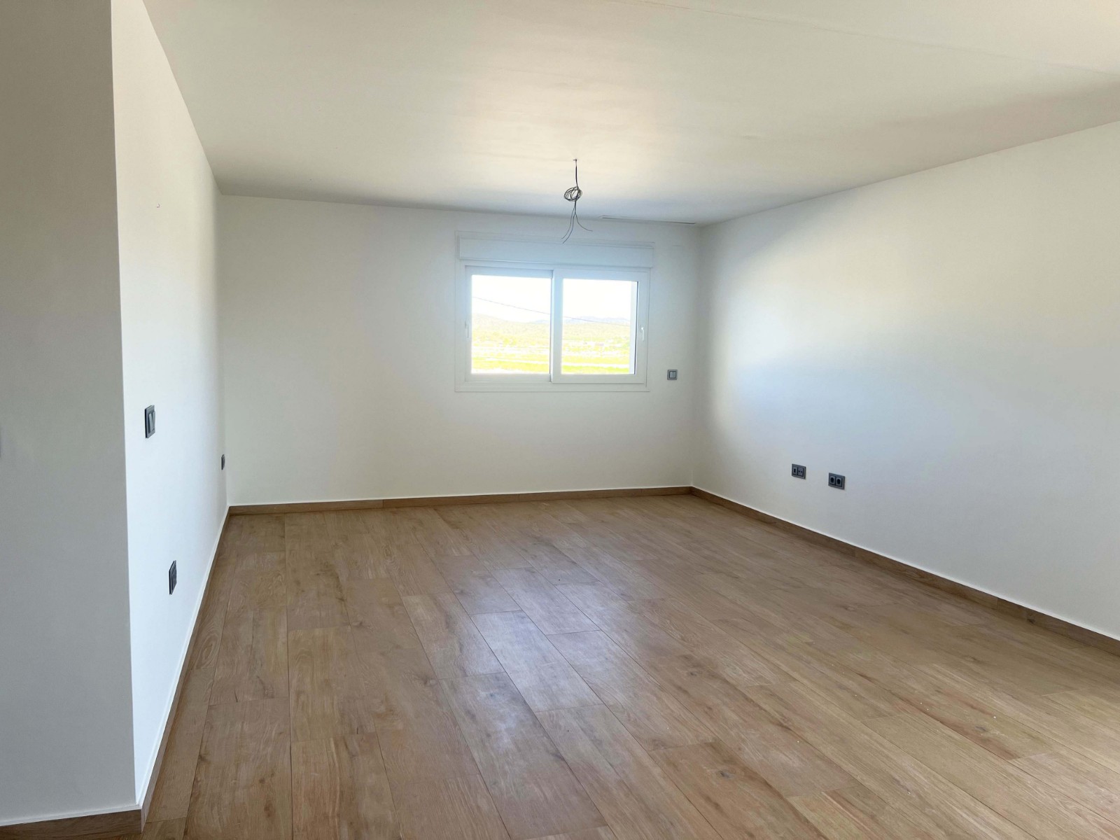 Resale - 3 Bedroom 2 Bathroom Villa in Pinoso -  - Alicante