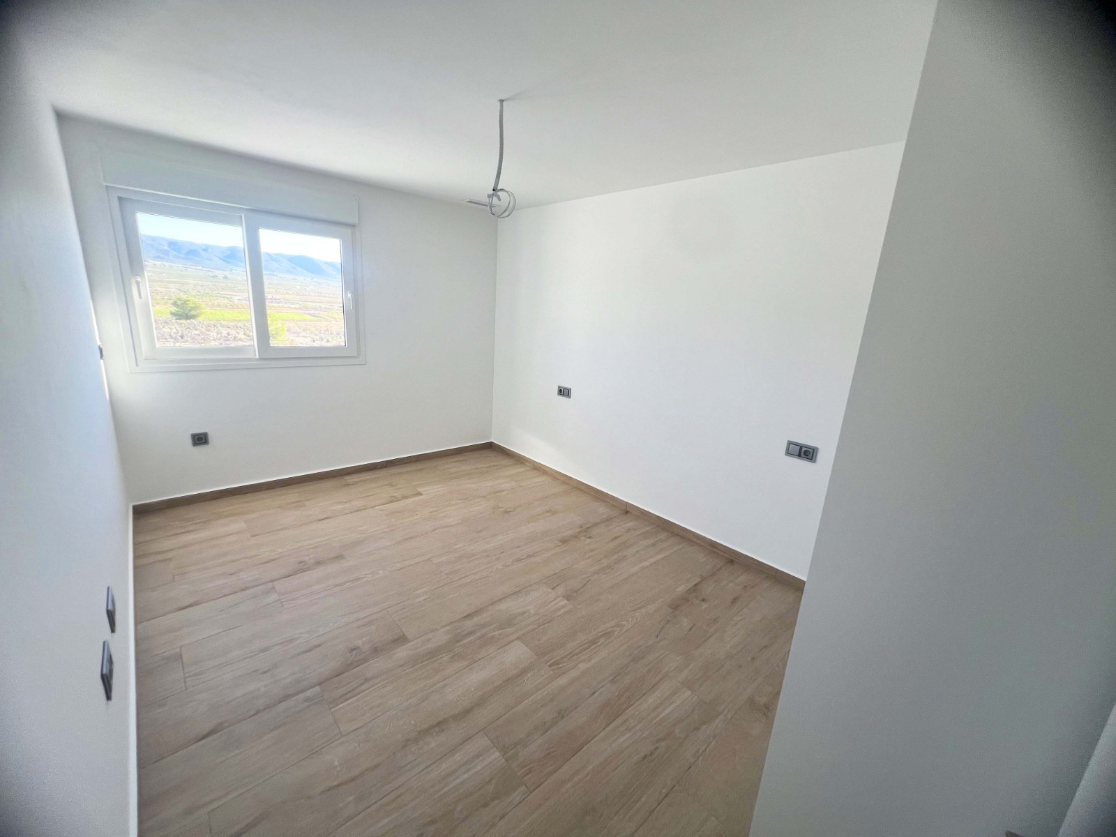 Resale - 3 Bedroom 2 Bathroom Villa in Pinoso -  - Alicante