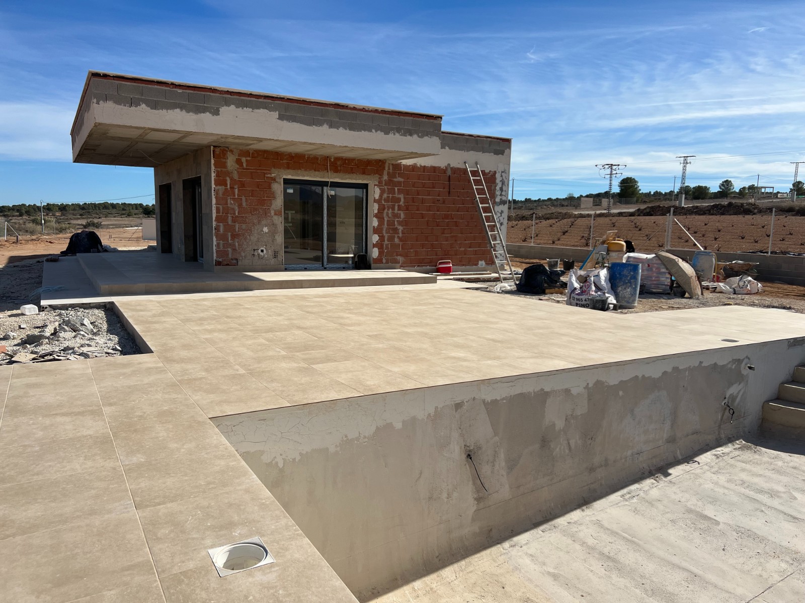Resale - 3 Bedroom 2 Bathroom Villa in Pinoso -  - Alicante