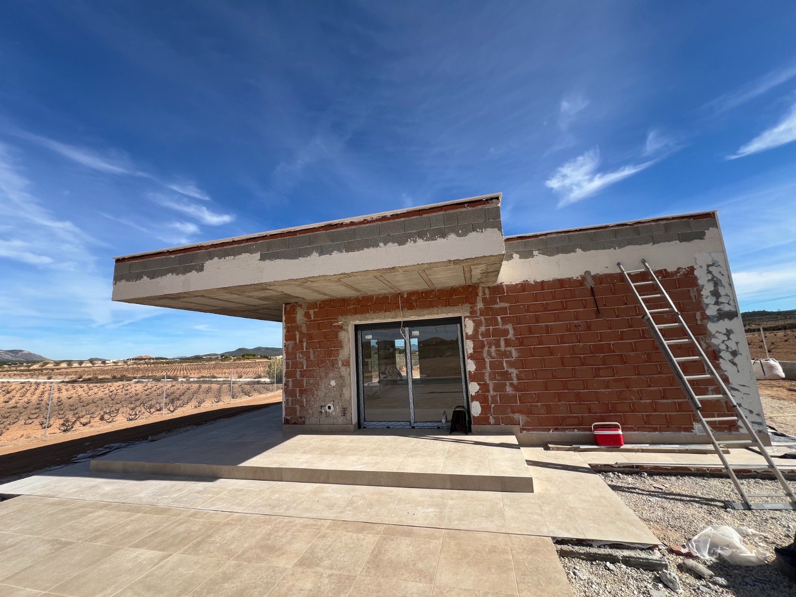 Resale - 3 Bedroom 2 Bathroom Villa in Pinoso -  - Alicante
