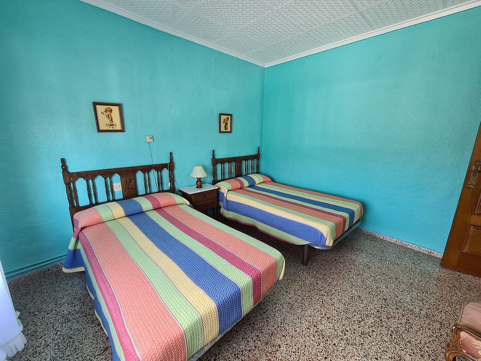 Resale - 4 Bedroom 2 Bathroom Country house in Sax -  - Alicante