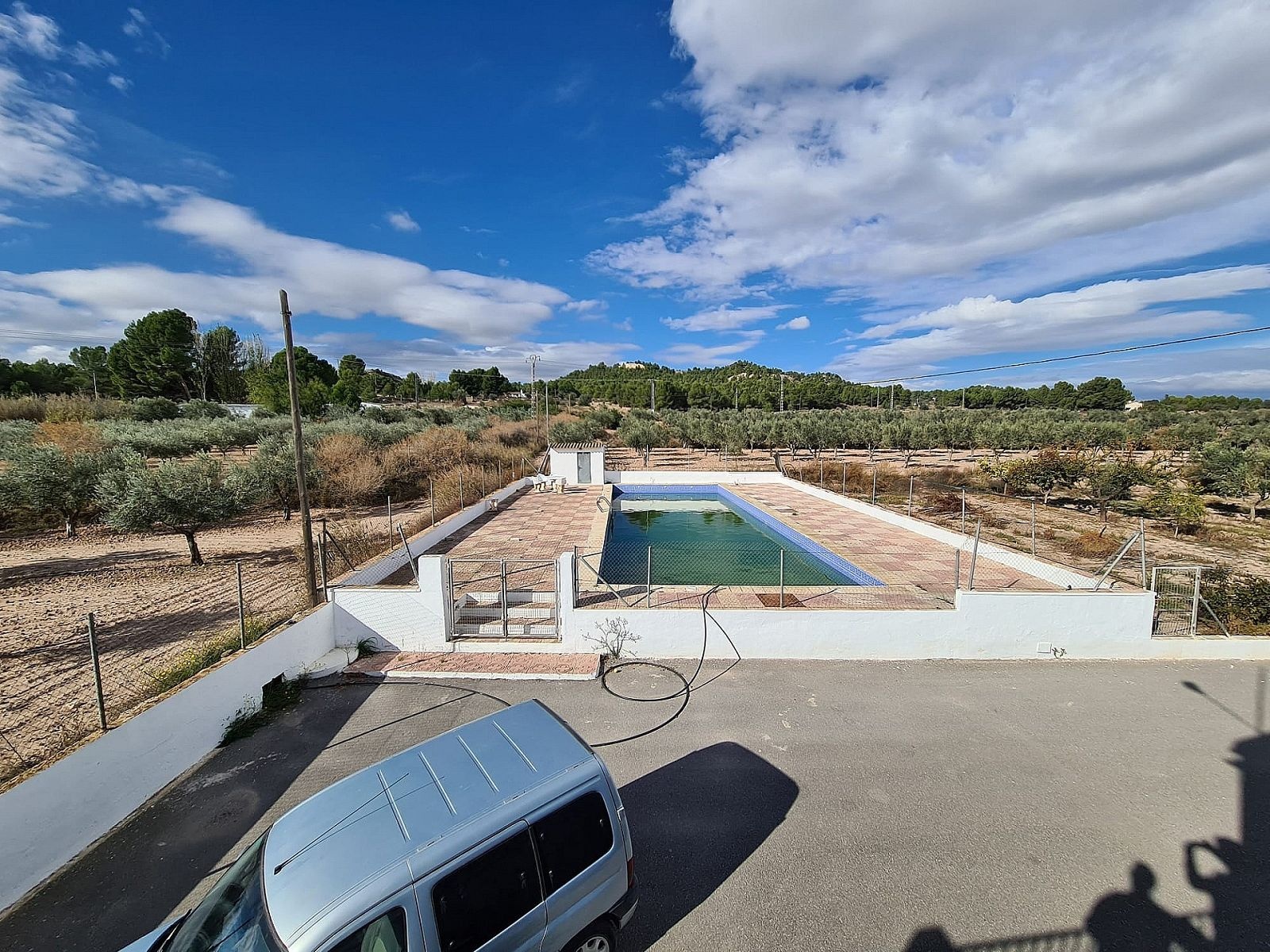 Resale - 4 Bedroom 2 Bathroom Country house in Sax -  - Alicante