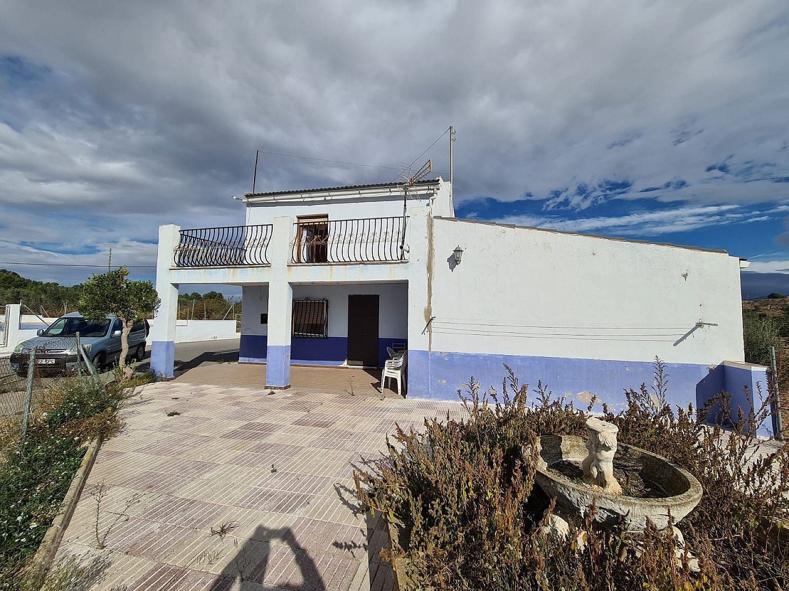 Resale - 4 Bedroom 2 Bathroom Country house in Sax -  - Alicante