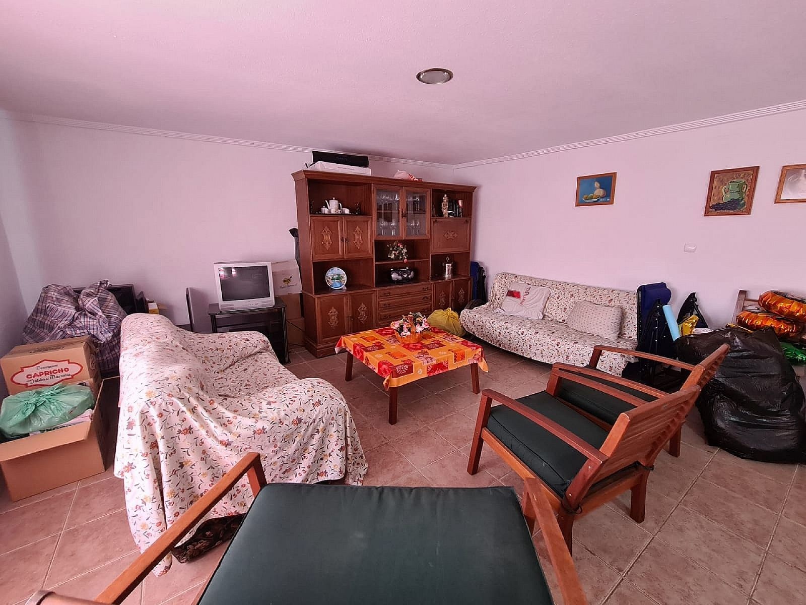 Resale - 4 Bedroom 2 Bathroom Country house in Sax -  - Alicante