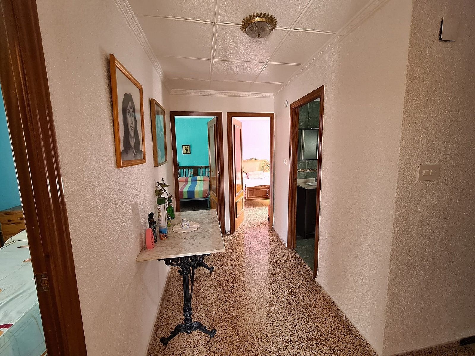 Resale - 4 Bedroom 2 Bathroom Country house in Sax -  - Alicante