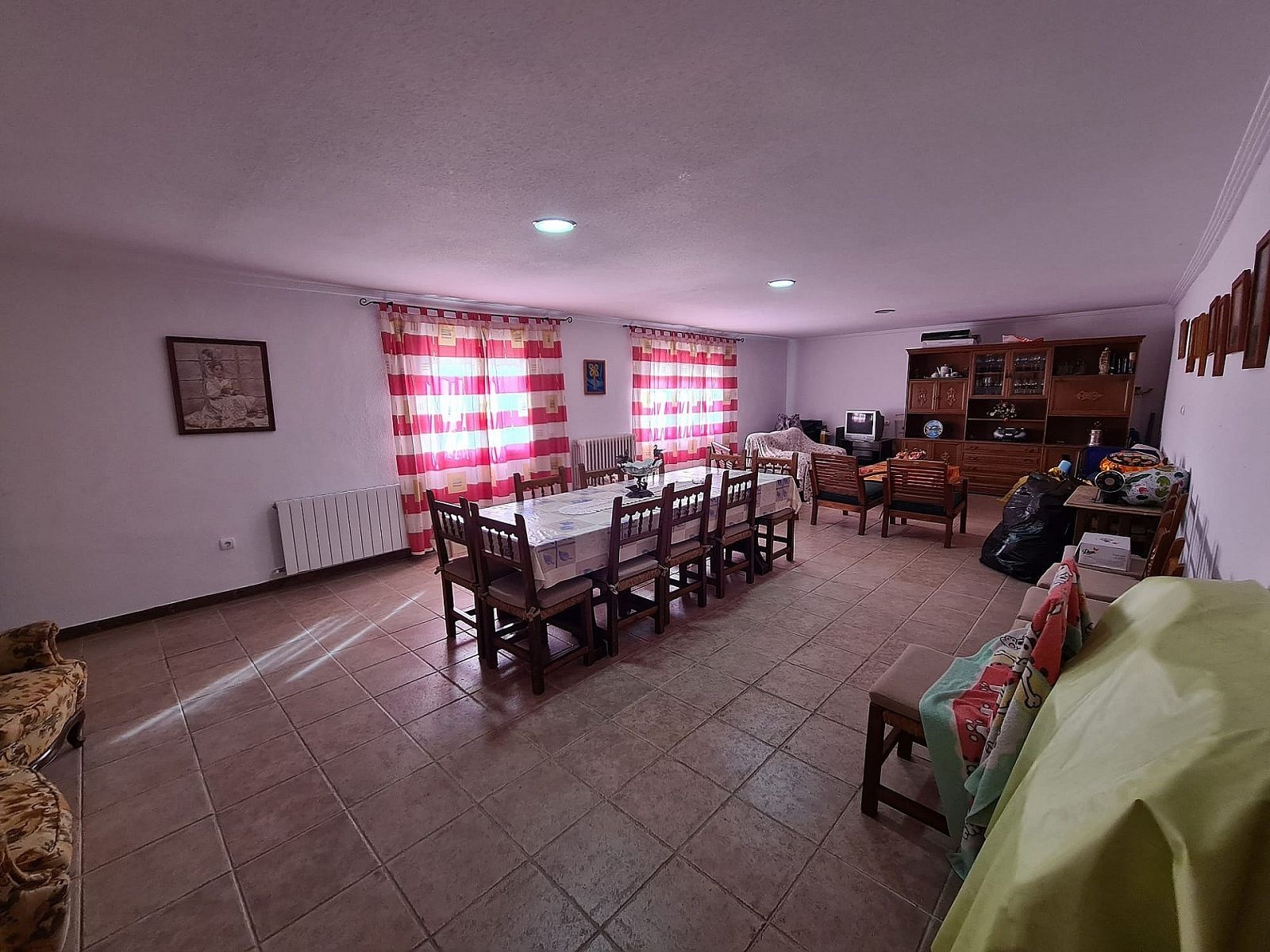 Resale - 4 Bedroom 2 Bathroom Country house in Sax -  - Alicante