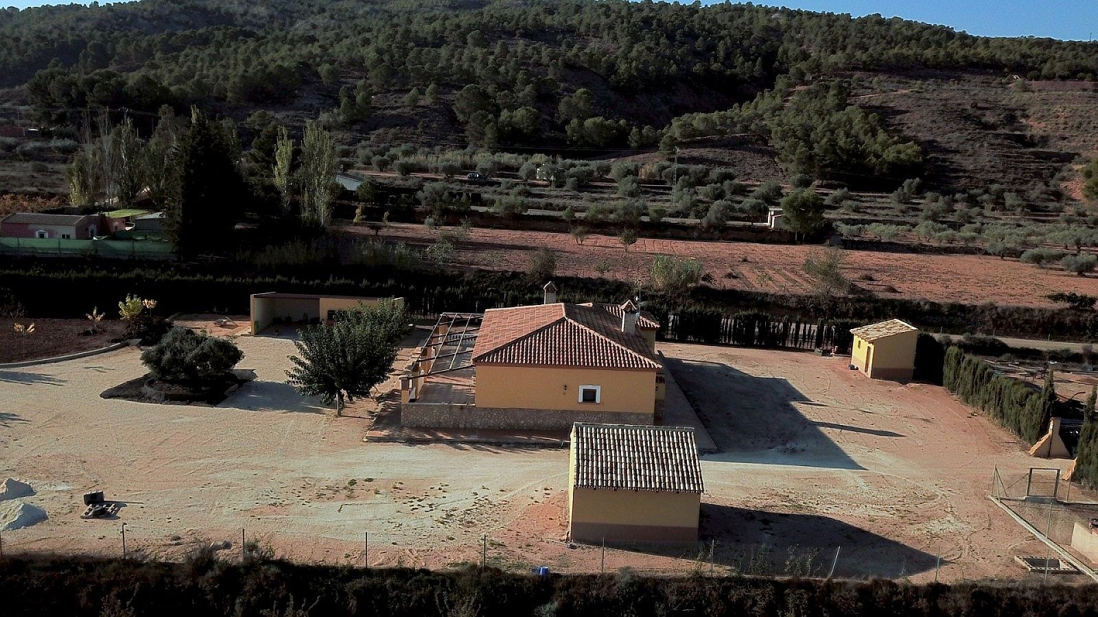 Resale - 3 Bedroom 2 Bathroom Villa in Pinoso -  - Alicante
