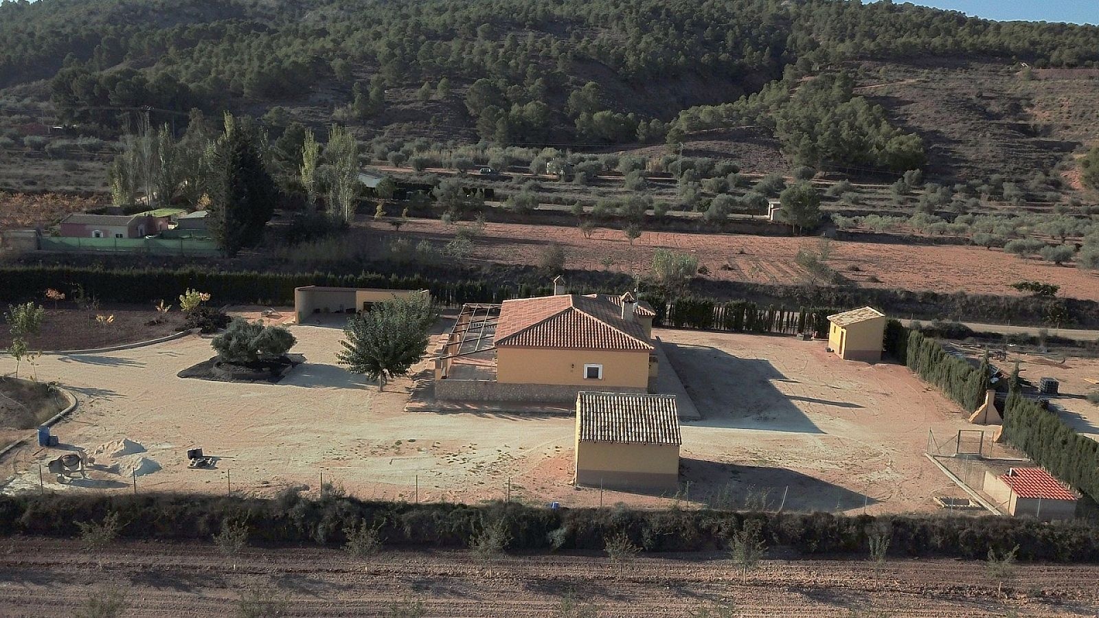 Resale - 3 Bedroom 2 Bathroom Villa in Pinoso -  - Alicante