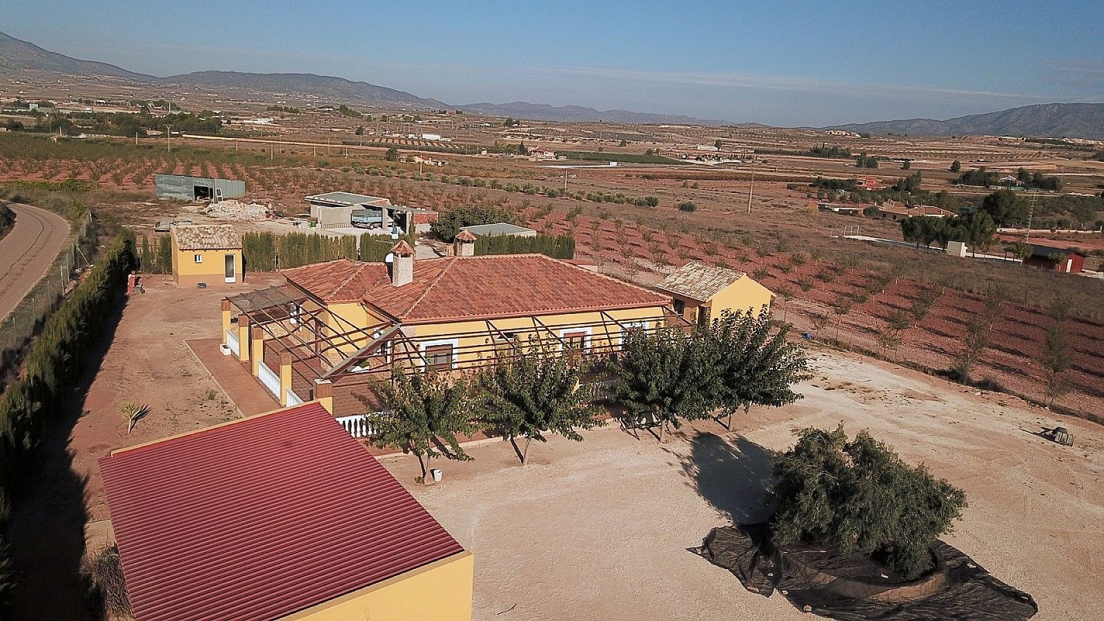 Resale - 3 Bedroom 2 Bathroom Villa in Pinoso -  - Alicante