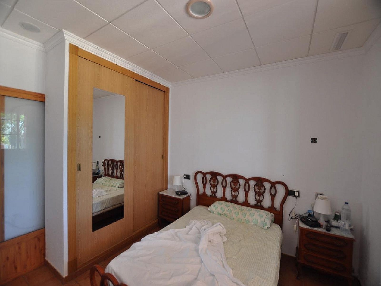 Resale - 8 Bedroom 3 Bathroom Villa in Sax -  - Alicante