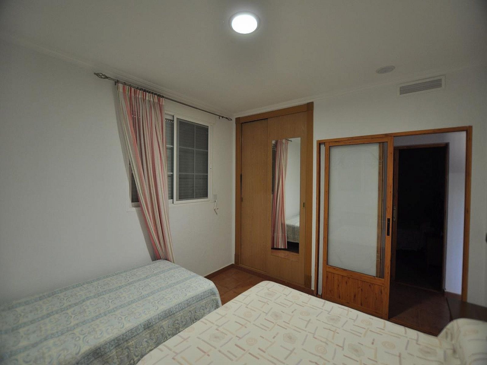 Resale - 8 Bedroom 3 Bathroom Villa in Sax -  - Alicante