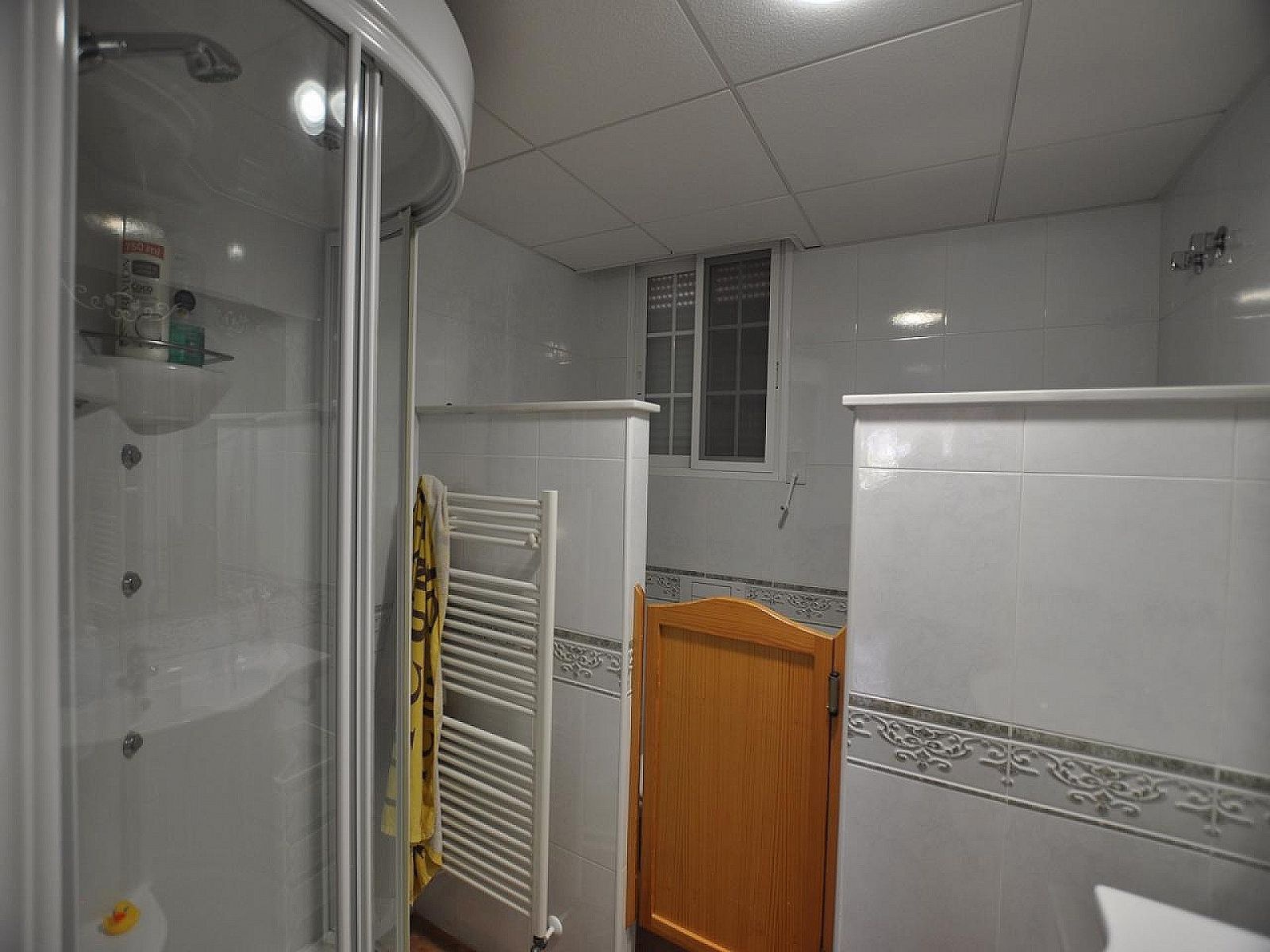 Resale - 8 Bedroom 3 Bathroom Villa in Sax -  - Alicante
