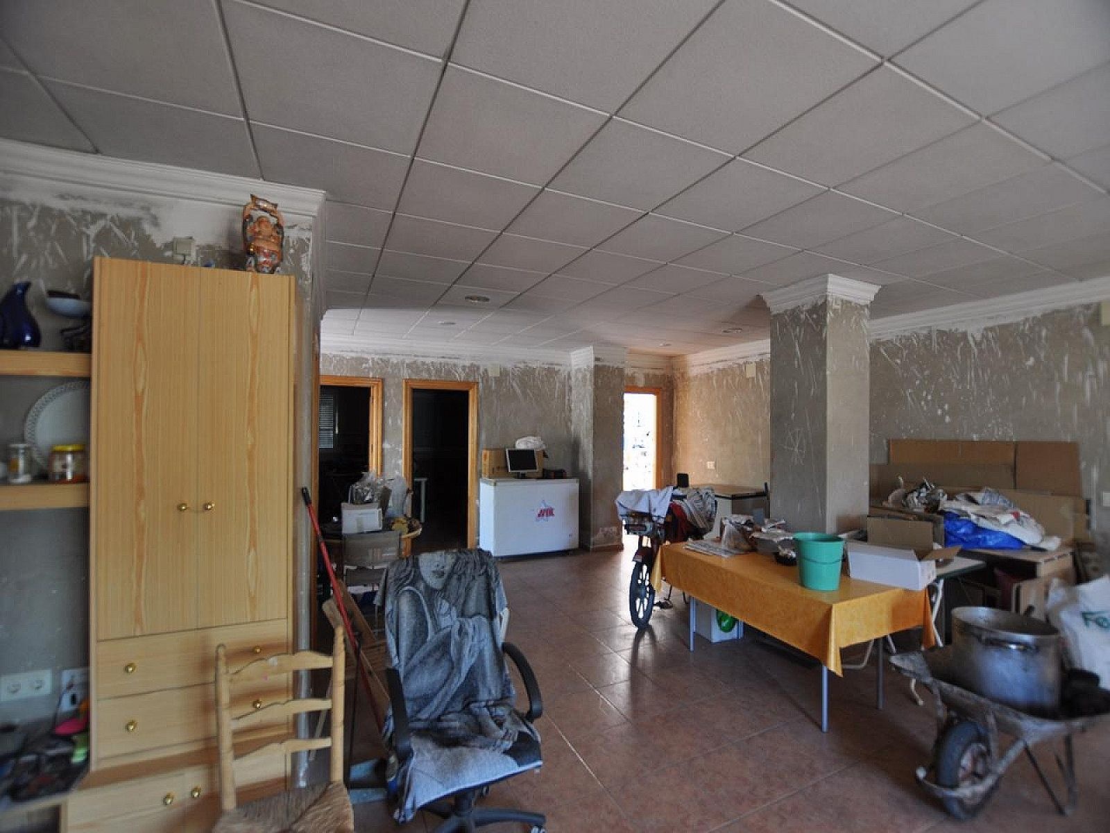 Resale - 8 Bedroom 3 Bathroom Villa in Sax -  - Alicante
