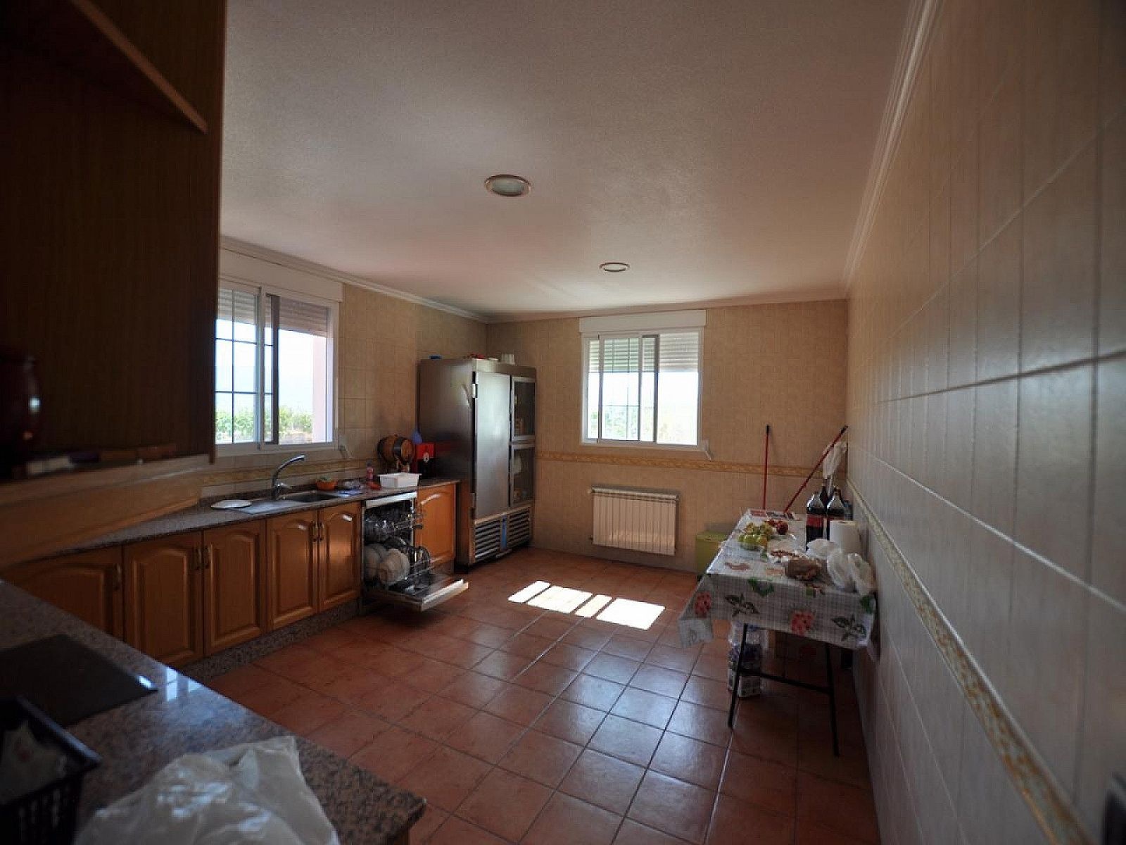 Resale - 8 Bedroom 3 Bathroom Villa in Sax -  - Alicante