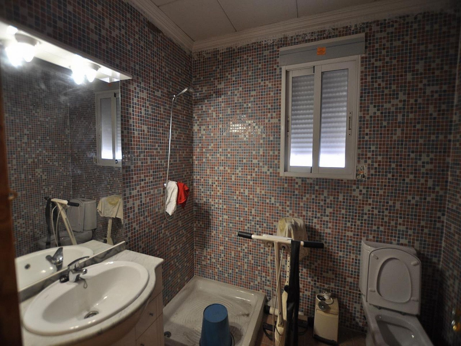 Resale - 8 Bedroom 3 Bathroom Villa in Sax -  - Alicante
