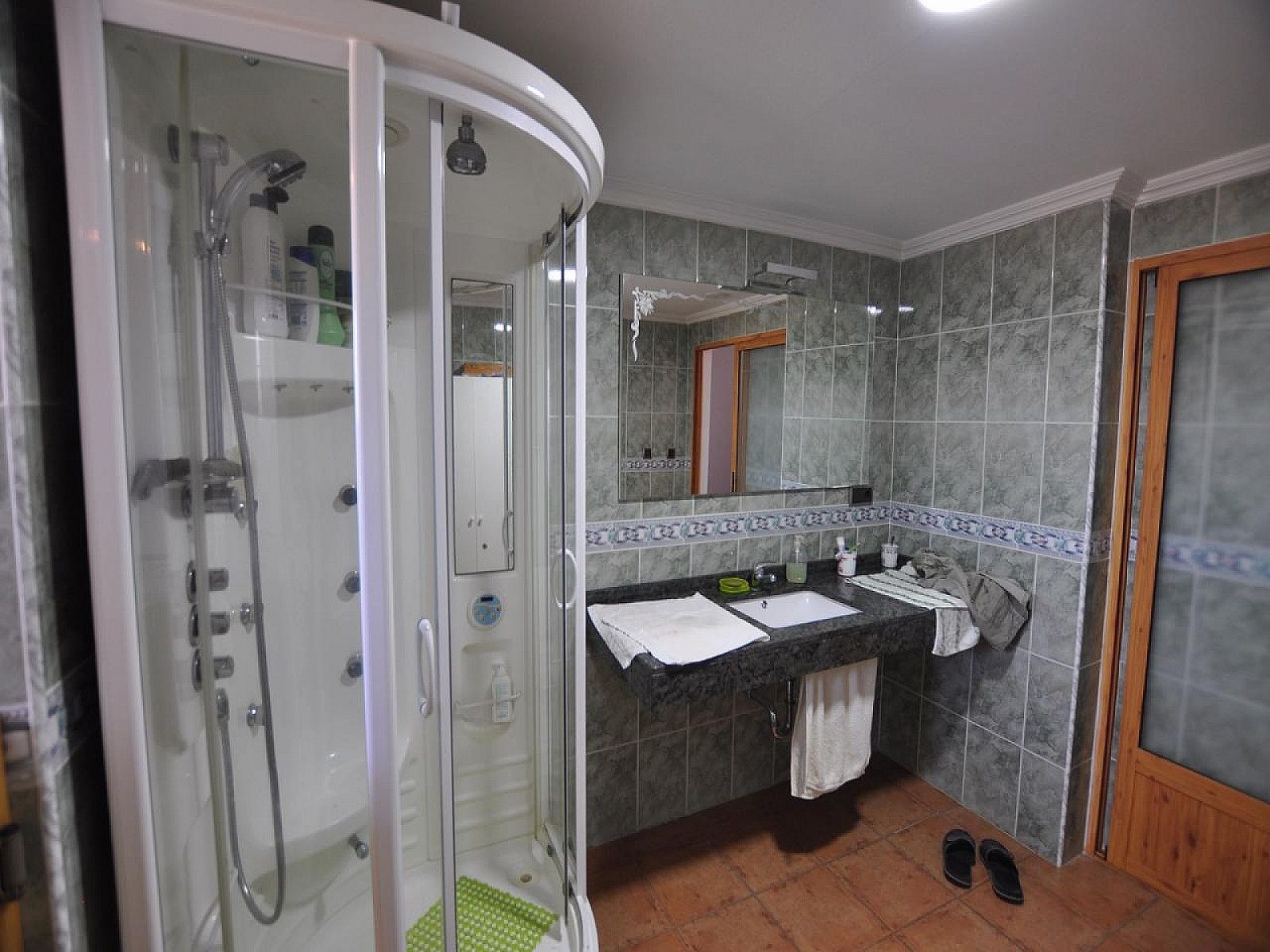 Resale - 8 Bedroom 3 Bathroom Villa in Sax -  - Alicante