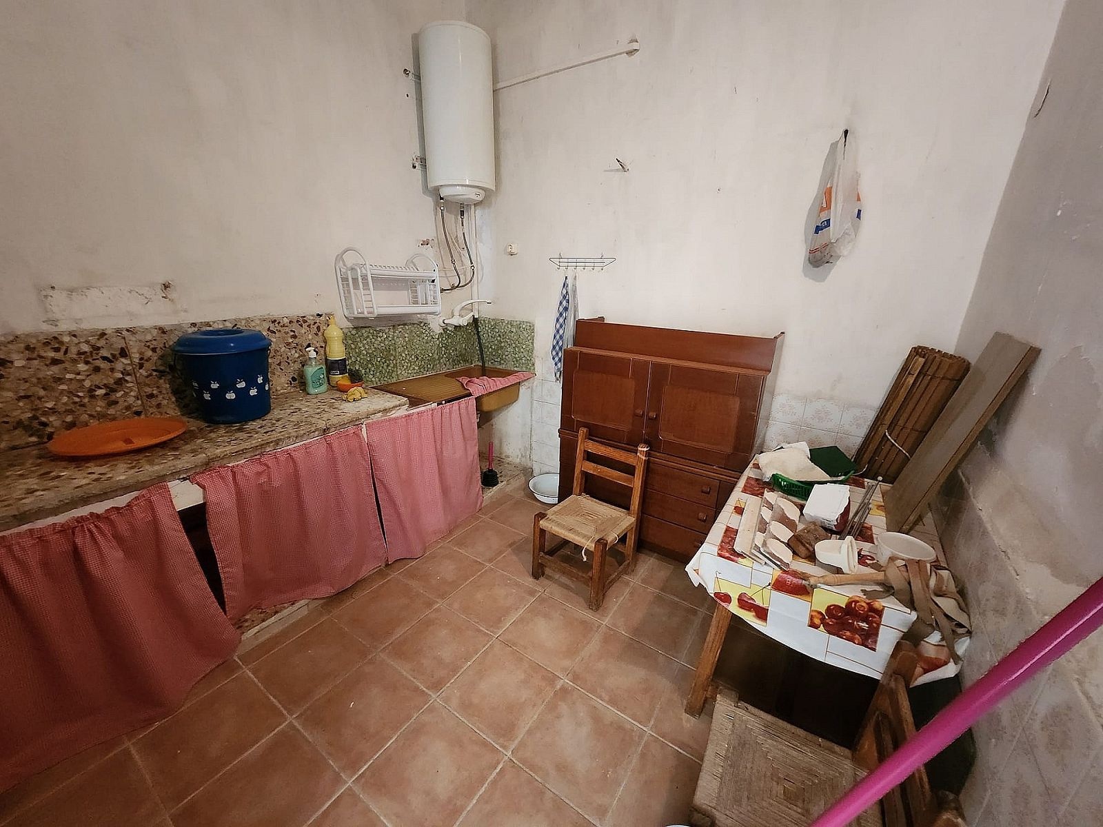 Resale - 5 Bedroom 1 Bathroom Townhouse in Yecla -  - Murcia