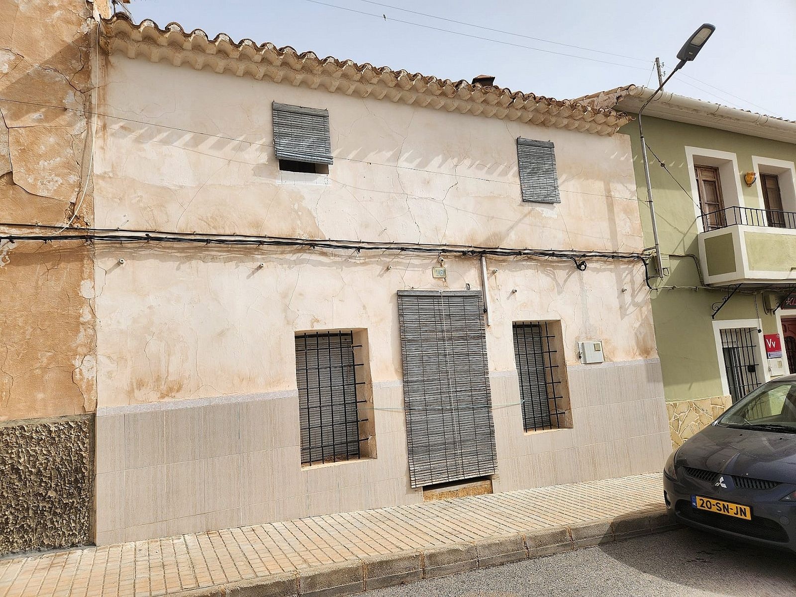 Resale - 5 Bedroom 1 Bathroom Townhouse in Yecla -  - Murcia