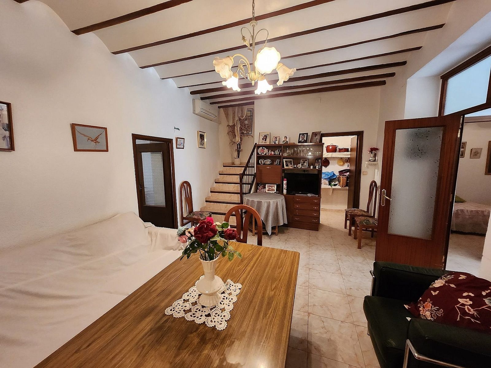 Resale - 5 Bedroom 1 Bathroom Townhouse in Yecla -  - Murcia