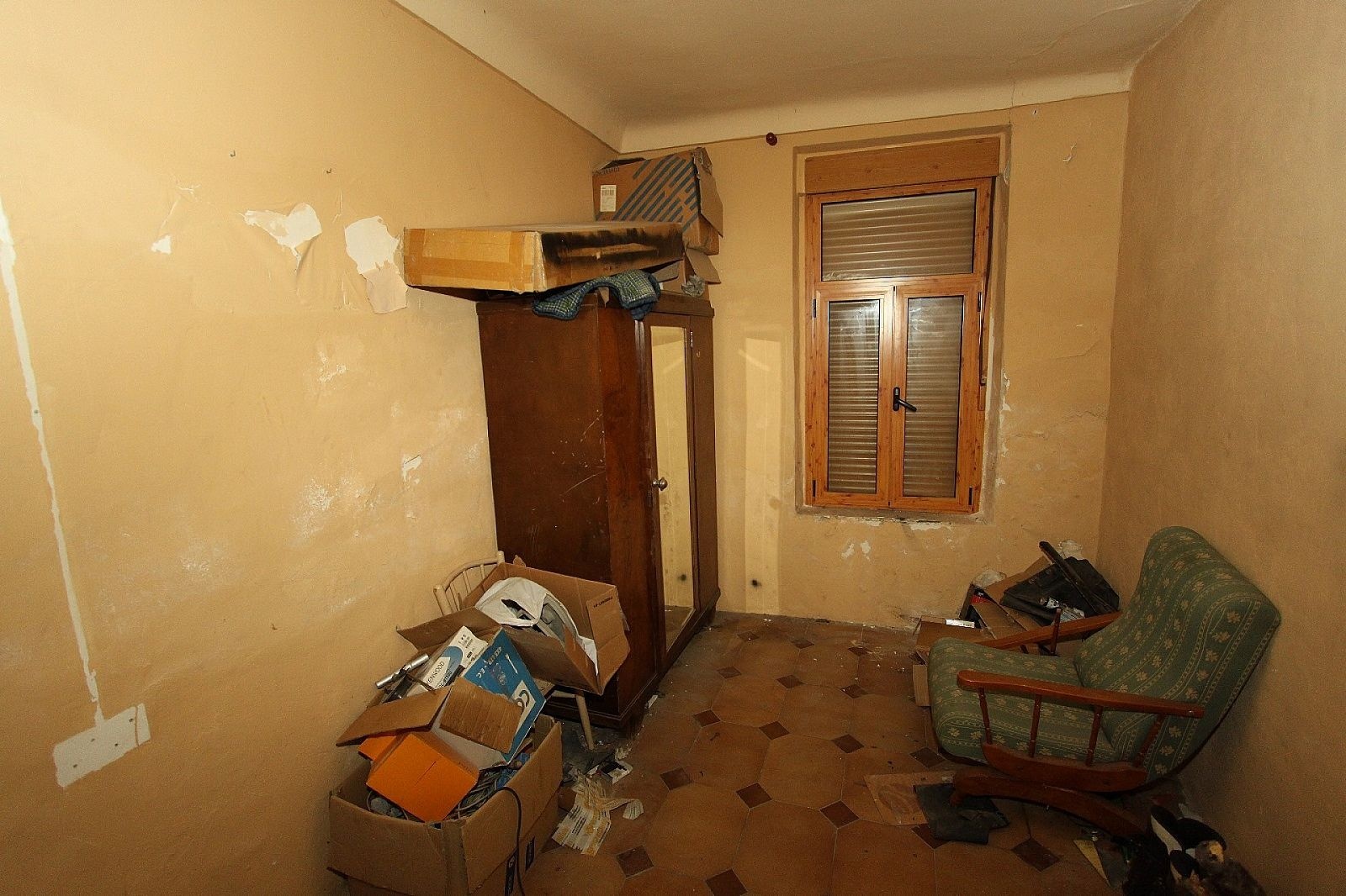 Resale - 6 Bedroom 1 Bathroom Townhouse in Villena -  - Alicante