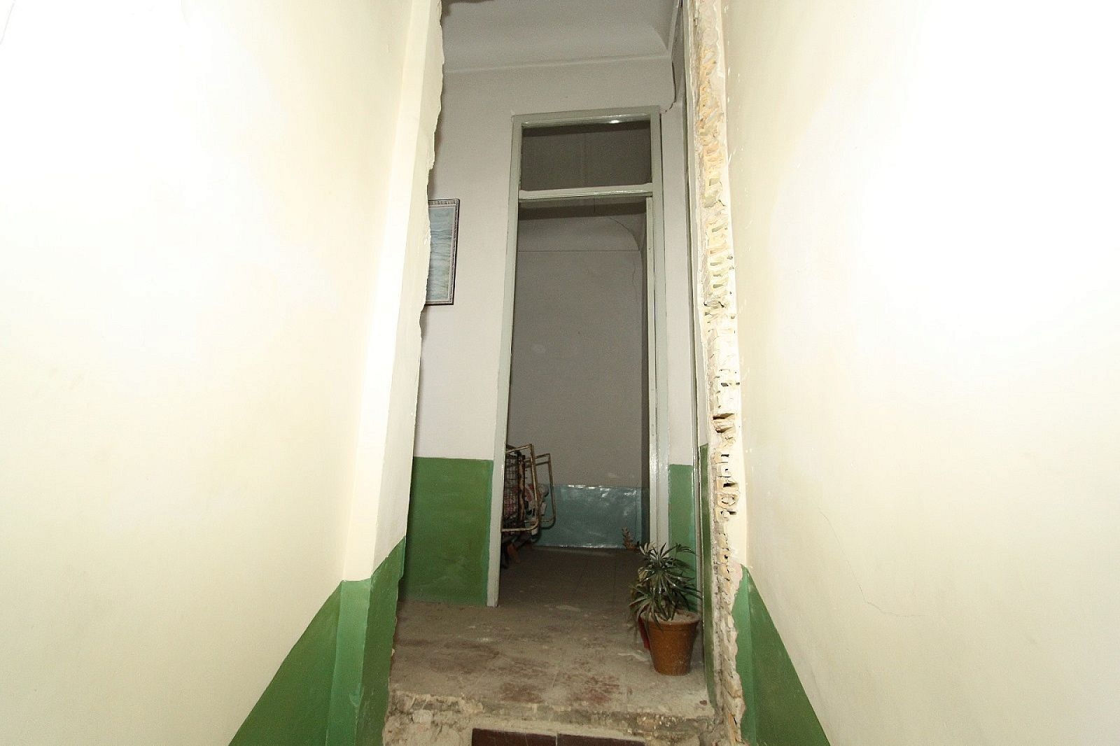 Resale - 6 Bedroom 1 Bathroom Townhouse in Villena -  - Alicante