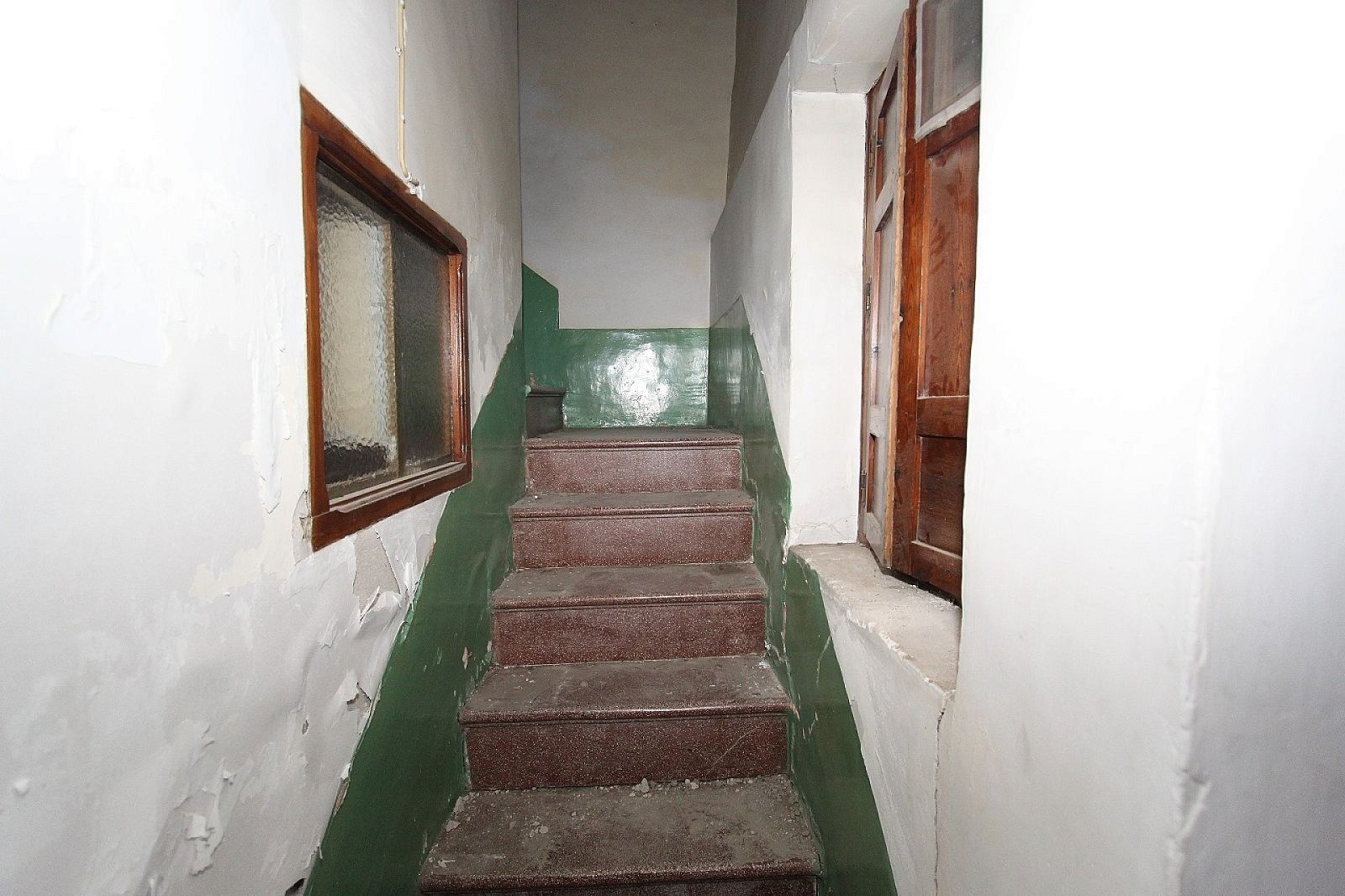 Resale - 6 Bedroom 1 Bathroom Townhouse in Villena -  - Alicante