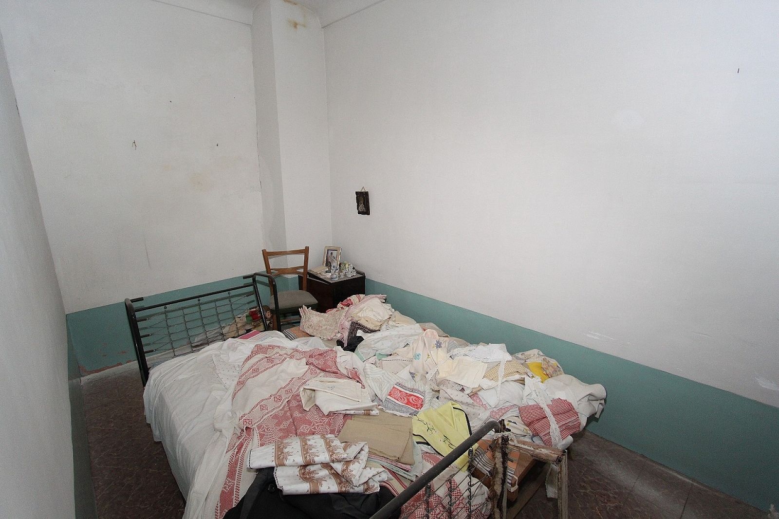 Resale - 6 Bedroom 1 Bathroom Townhouse in Villena -  - Alicante