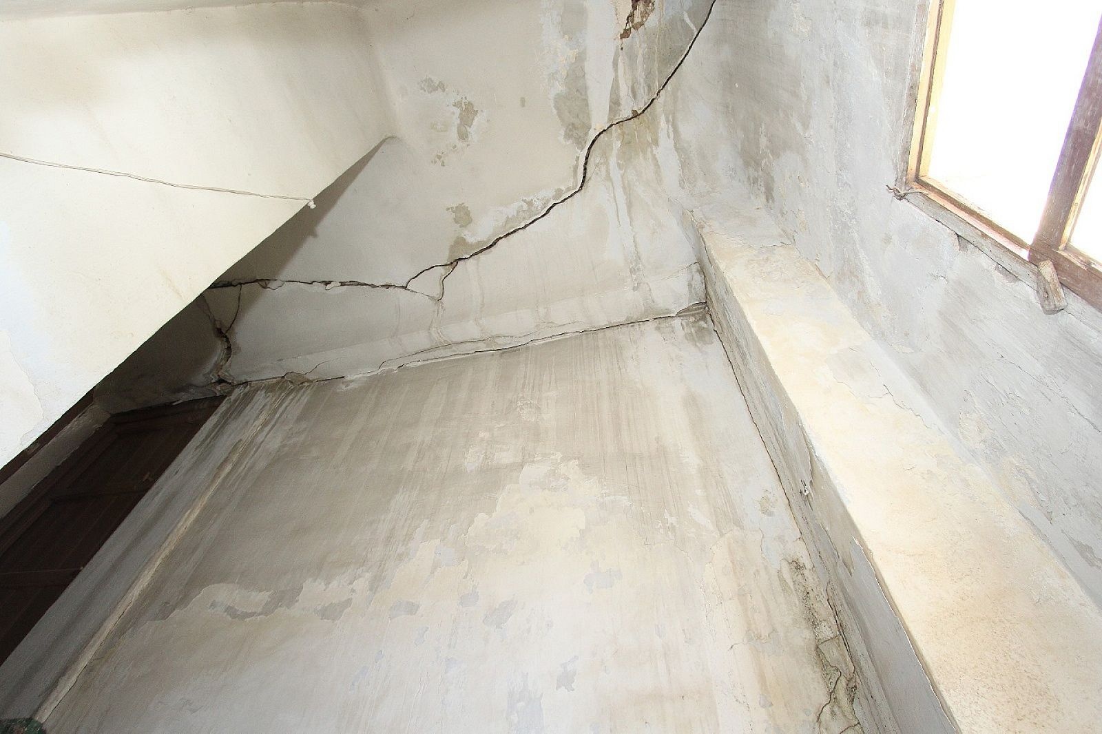Resale - 6 Bedroom 1 Bathroom Townhouse in Villena -  - Alicante