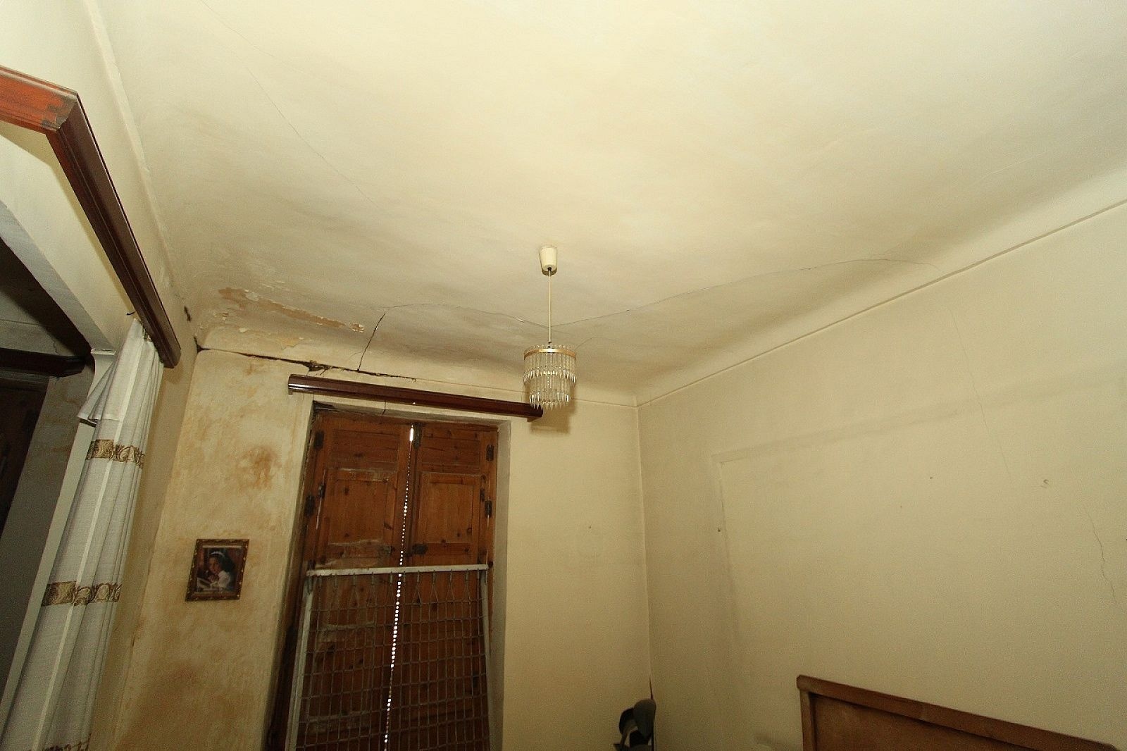 Resale - 6 Bedroom 1 Bathroom Townhouse in Villena -  - Alicante