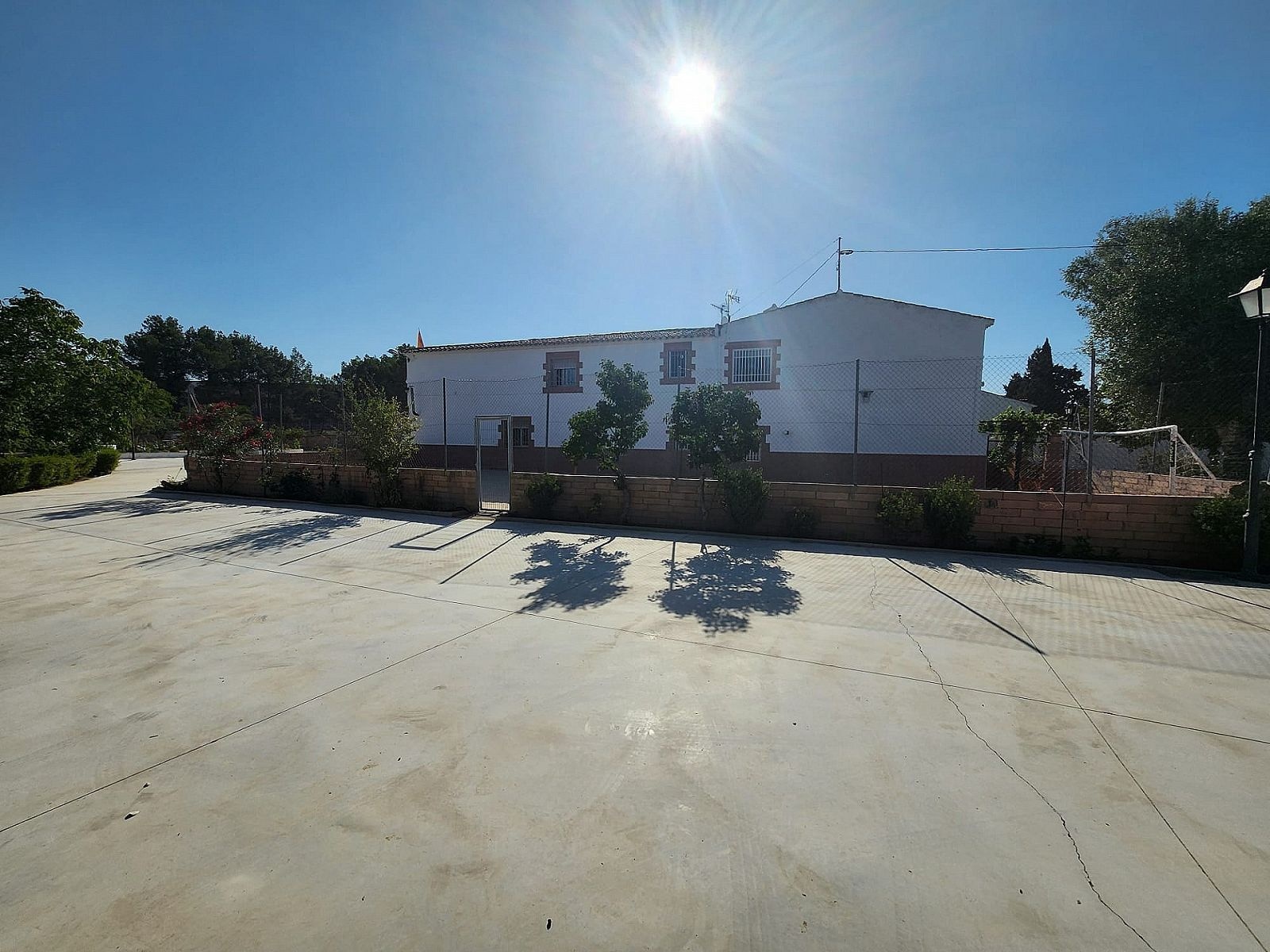 Resale - 7 Bedroom 2 Bathroom Country house in Villena -  - Alicante