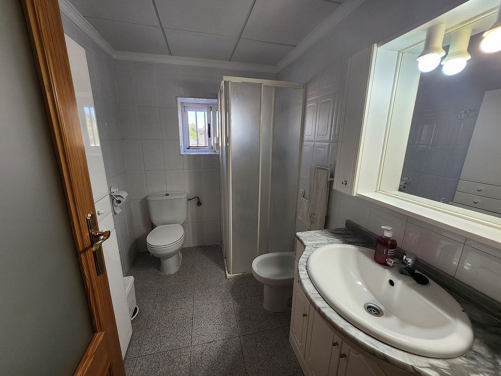 Resale - 7 Bedroom 2 Bathroom Country house in Villena -  - Alicante