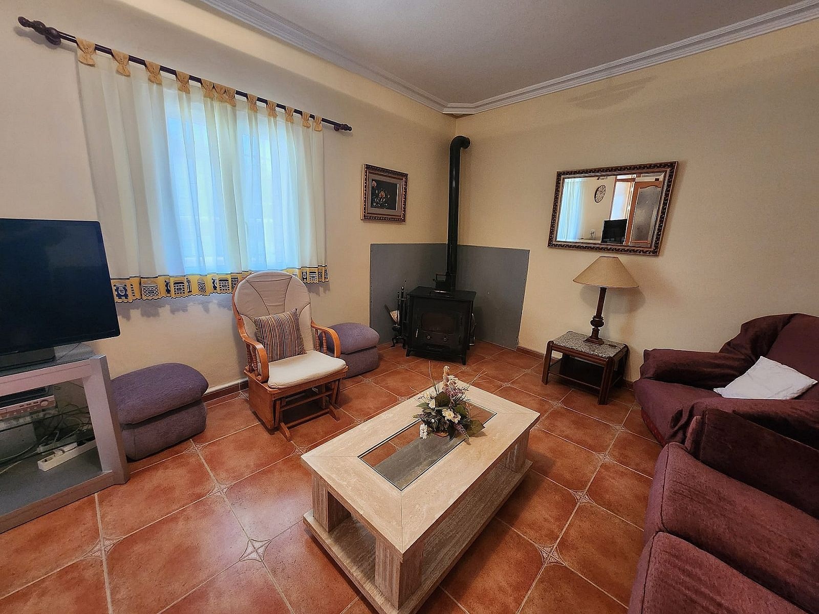 Resale - 7 Bedroom 2 Bathroom Country house in Villena -  - Alicante