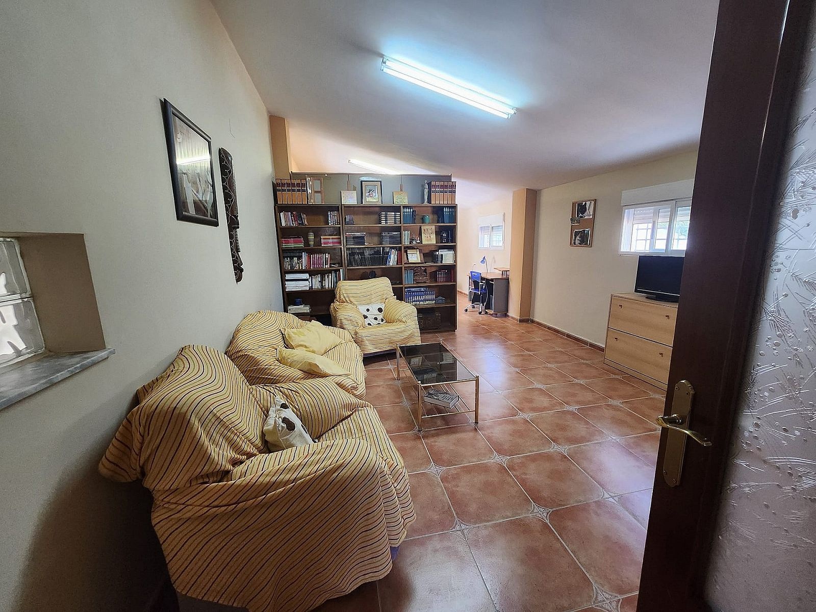 Resale - 7 Bedroom 2 Bathroom Country house in Villena -  - Alicante
