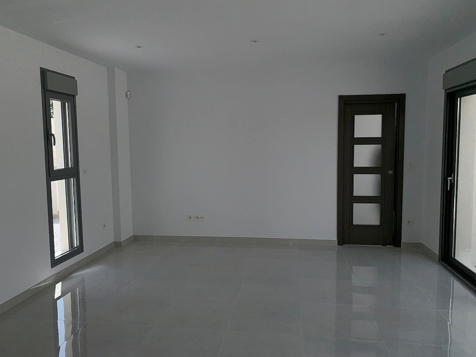 Resale - 4 Bedroom 3 Bathroom Villa in Pinoso -  - Alicante