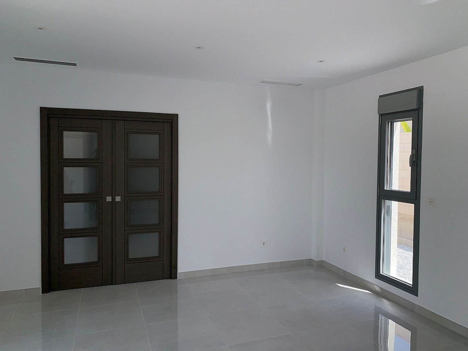 Resale - 4 Bedroom 3 Bathroom Villa in Pinoso -  - Alicante