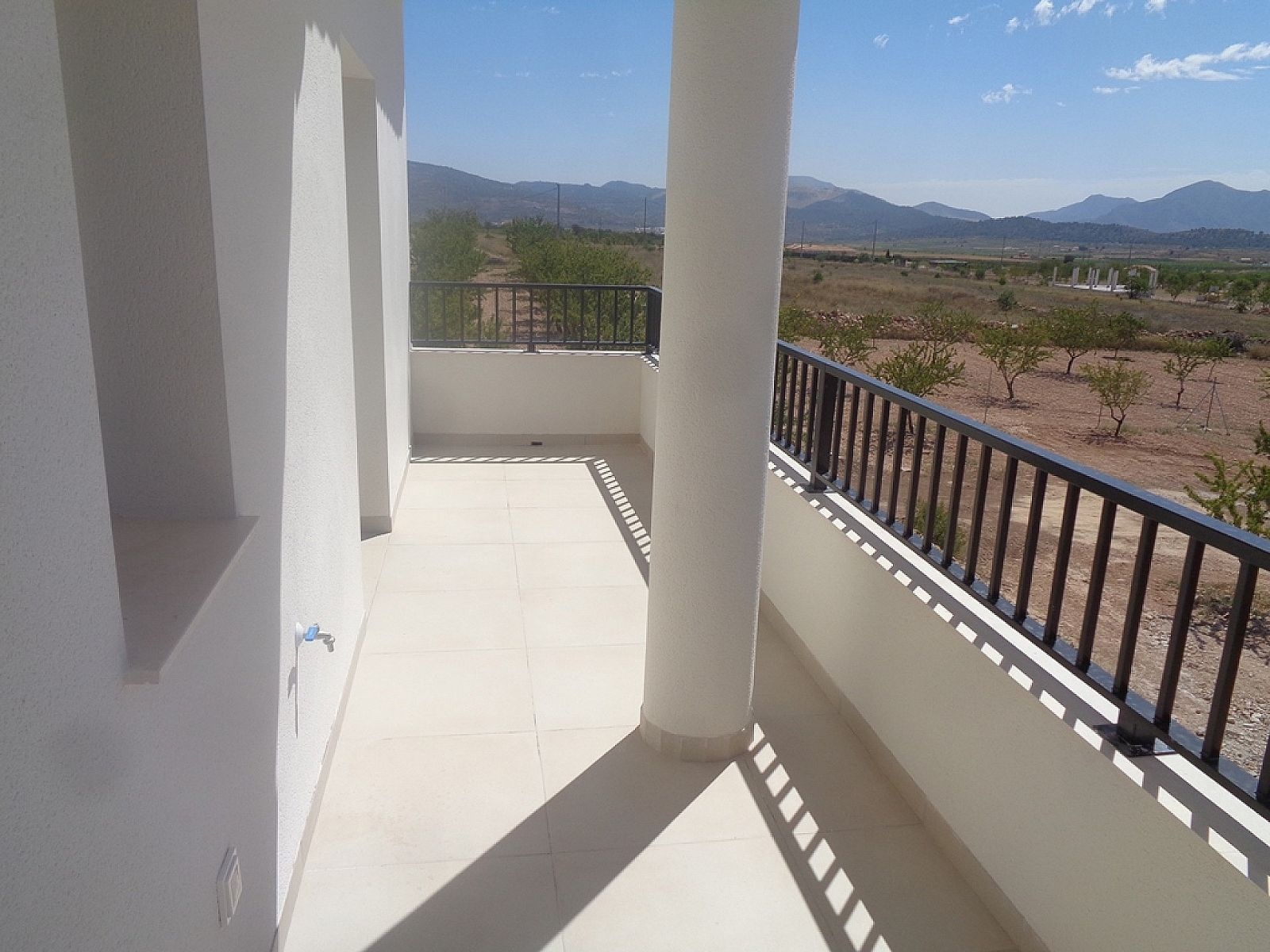 Resale - 3 Bedroom 2 Bathroom Villa in Pinoso -  - Alicante