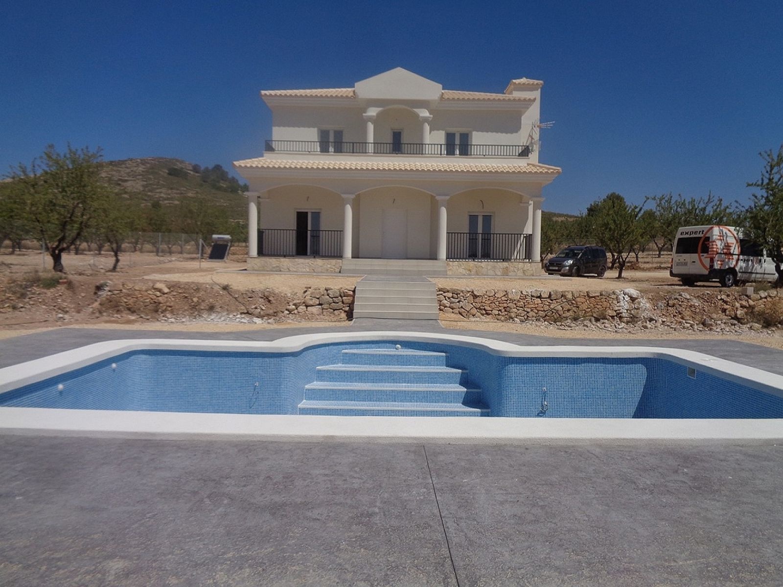 Resale - 3 Bedroom 2 Bathroom Villa in Pinoso -  - Alicante