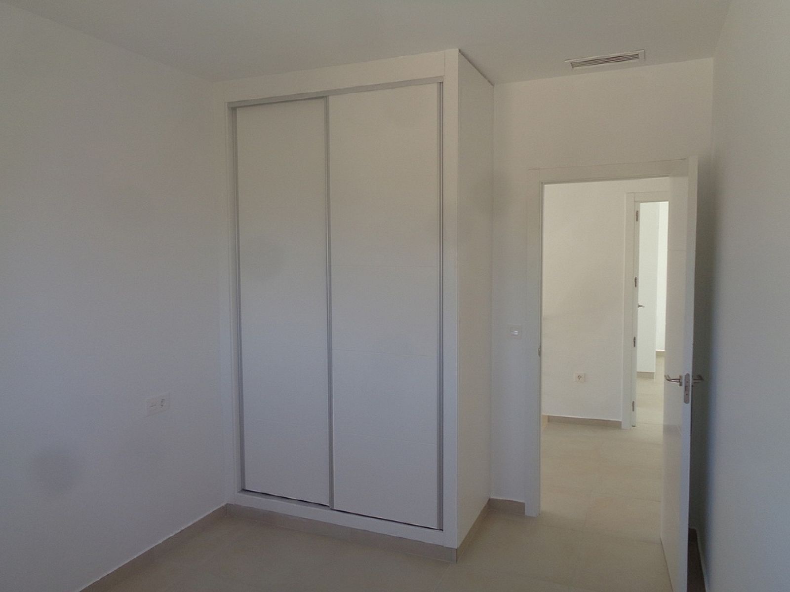Resale - 3 Bedroom 2 Bathroom Villa in Pinoso -  - Alicante