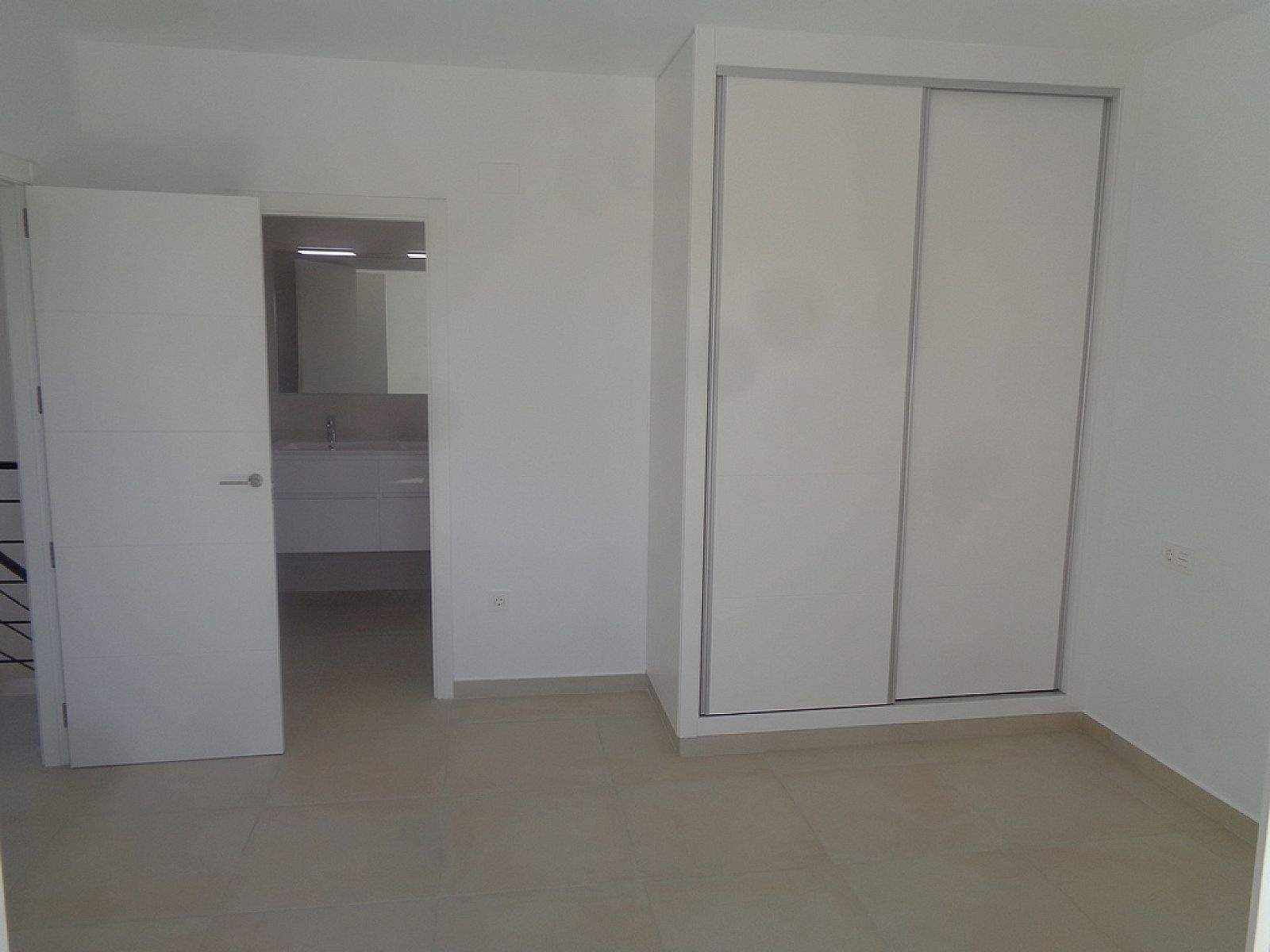 Resale - 3 Bedroom 2 Bathroom Villa in Pinoso -  - Alicante
